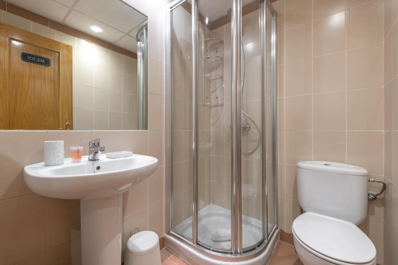 2 Bedrooms 2 Bathrooms Furnished - Malsana - With Pool - Mintystay Мадрид Екстер'єр фото